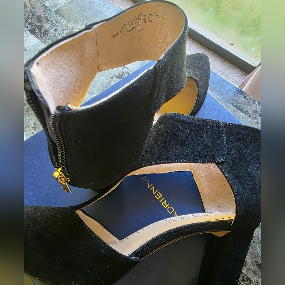 Adrienne Vittadini Black Ankle Boots 7½ - Picture 7 of 7
